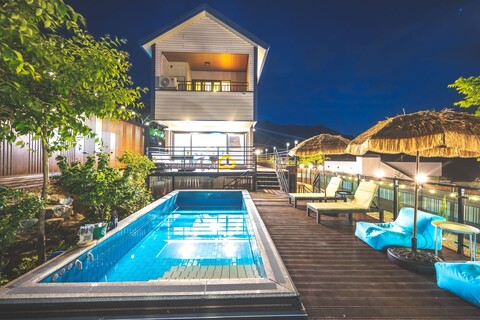 청도 선셋101풀빌라