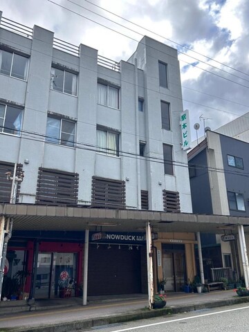 駅本ビル民宿4階