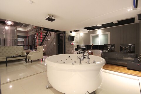 구미 인동 호텔 LEE