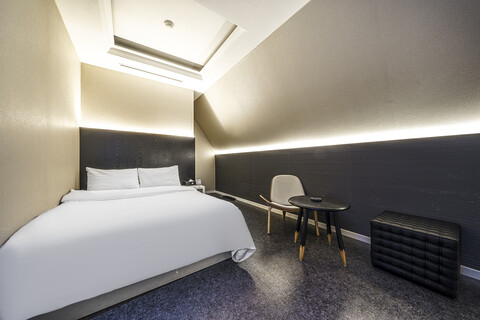 평촌 호텔 에비뉴 186