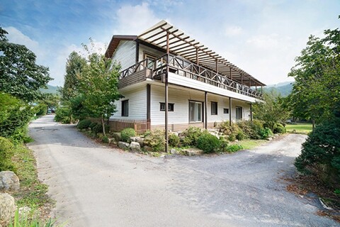 포천 호숫가의하얀집펜션