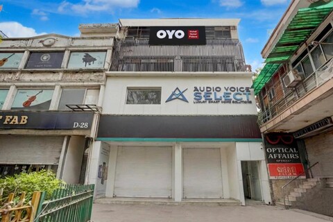 Hotel O The Qotel Palace - Lajpat Nagar