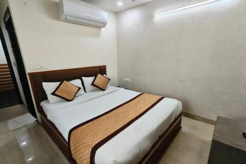 FabHotel Prime Royal Elite