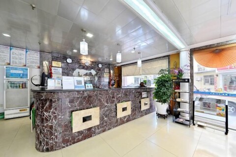 Fengju Business Hotel (Hourui Metro Station, Shenzhen Airport)