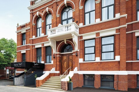 트래퍼드 홀 호텔 맨체스터, 어 브릴리언트 호텔스 컬렉션