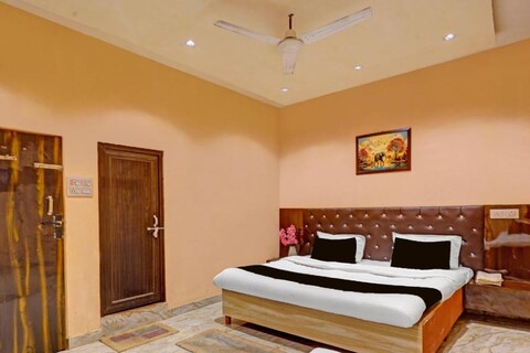 SPOT ON The Gilded Petals