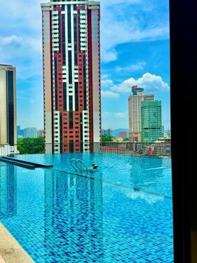 Chambers Sarvice Suites By Mtr