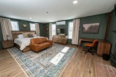 The Inn at Fireside Tavern Sherborn