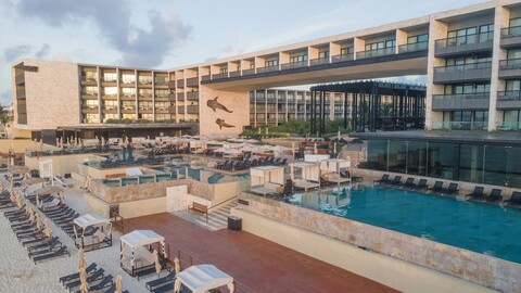 데보션 바이 라이브 아쿠아 플라야 델 카르멘 올 인클루시브, 어덜츠 온리