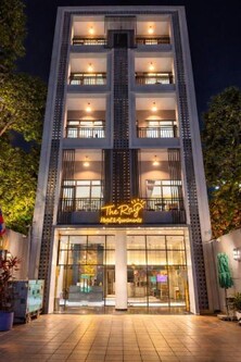 The Ray Hotel & Apartments