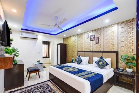 ROYAL RESIDENCY