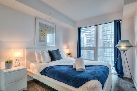 이코노 스위트, 다운타운