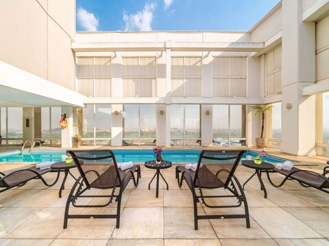 머큐어 과룰로스 아에로포르토 호텔