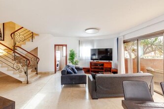Breezhouse Mamad Yona Beach Residence