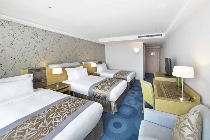 room detail thumbnail 1