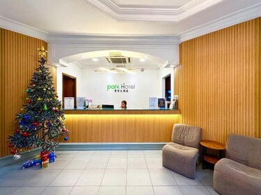 Park Hotel by HotSpot Essential