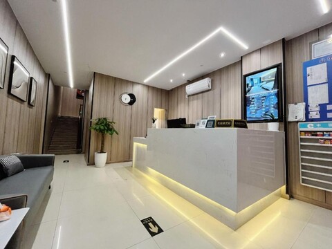 Yijia Hotel