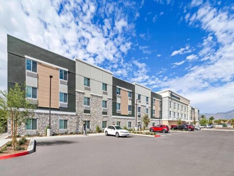 Everhome Suites Ontario