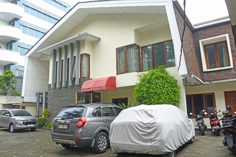 Jambuluwuk Mansion Adityawarman