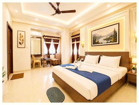 Goroomgo UK Palace Near Puri Sea Beach