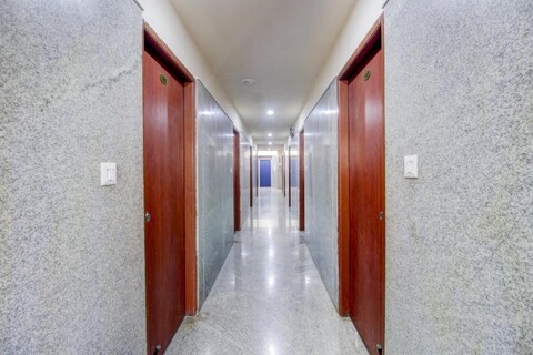 Hotel O NAR Comforts Near KSR Railway station