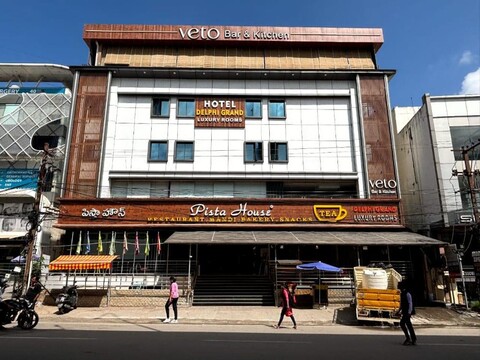 Hotel Delphi Grand Hyderabad - Hi-Tech City, Perfect for Business & Comfort