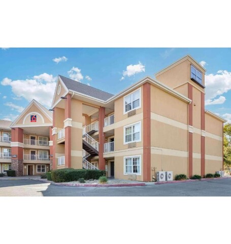 Studio 6 Suites Fresno North  CA