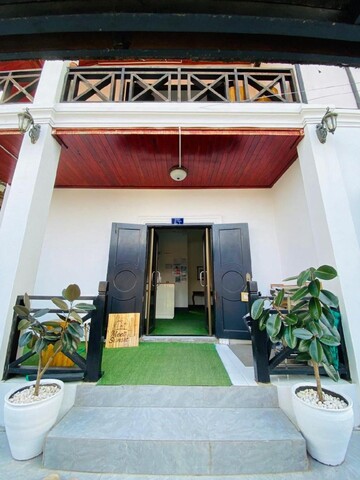 Meet Sunset Villa