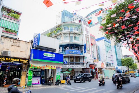 Avora Cong Quynh Central District 1