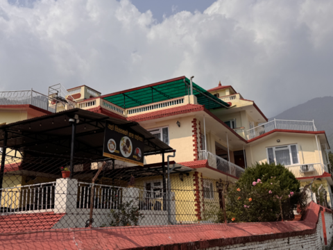 555 Home Stay and Restaurant