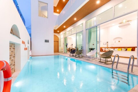 Downtown Oasis Pool Villa Collection A | KTV