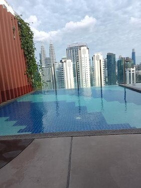 Majestic Suites Quill Mall Apartment