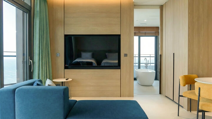 room detail thumbnail 2