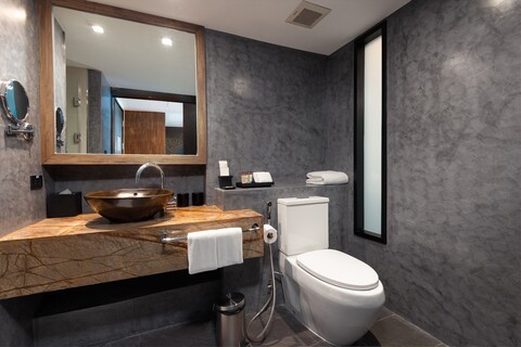 RakYim Siam - Sukhumvit 15