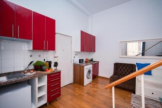 Large 1-Bedroom Duplex Apartment Prime Lisbon Location