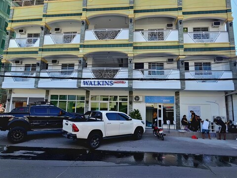 Walkins Hotel