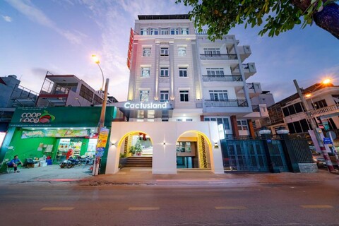 캑터스랜드 호텔 탄손낫 에어포트 근처