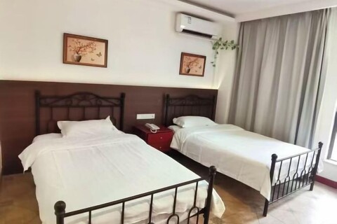 Film and Television Youth Hotel (Shanghai Chefeng Road)