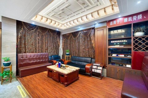 Holton Hotel (Yiwu International Trade City)
