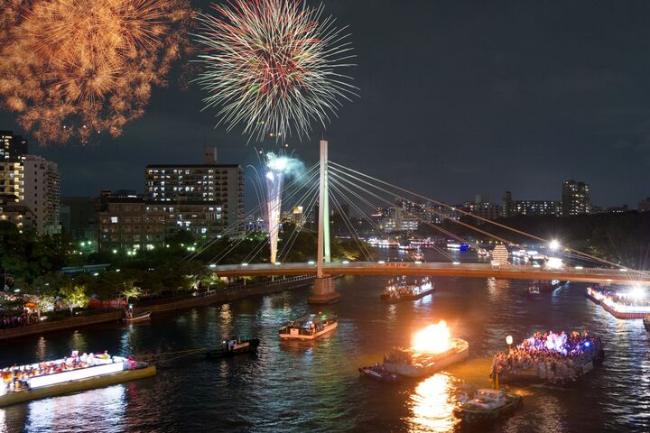 일본 3대 축제 텐진마츠리! 오사카에서 배 타면서 즐기는 불꽃놀이 / A-1485-i