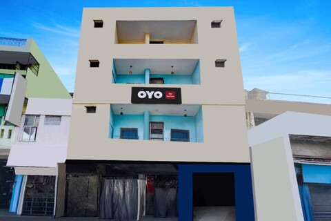 Hotel O Royal Palace