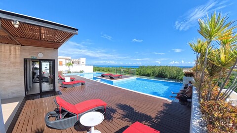 Grand Fifty Suites