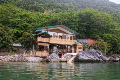 El Gordo's Seaside Adventure Lodge