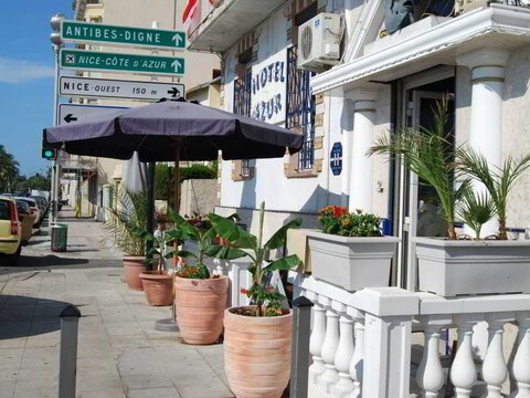 Azur Hotel