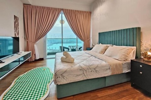 Paragon Suites CIQ Homestay by WELCOME HOME