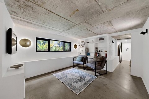 Sunlit 3-Bed Coastal Stay with Private Deck