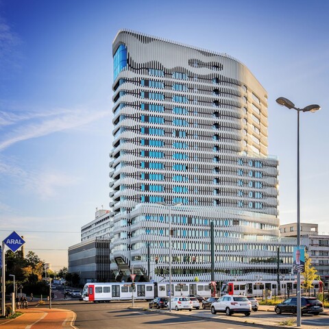 The Zipper Hotel & Apartments
