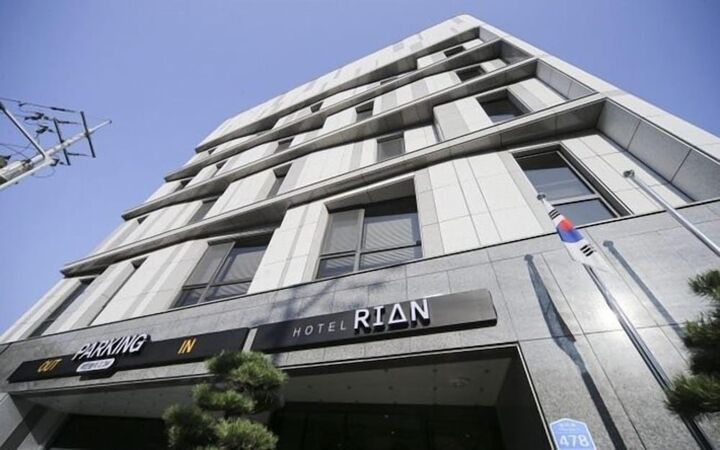 RIAN Hotel-i