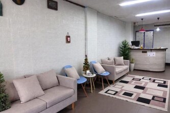 J Cafe & Hostel