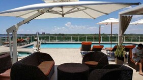 Renovated 21st Floor Private Unit located in Coconut Grove Hotel